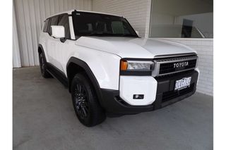 2025  Toyota Landcruiser Prado GX SUV (White) Pre-Owned Car Thumbnail