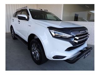 2022  Isuzu MU-X LS-U (4x4) SUV Pre-Owned Car Thumbnail