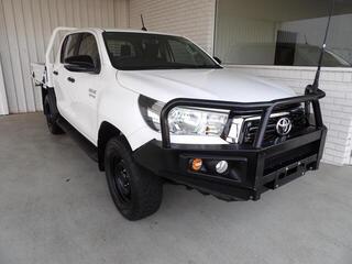 2019 Toyota Hilux 4x4 SR 2.8L T Diesel Automatic Double Cab C/C 1Y46310 003 Dual C/Chassis (Glacier White) Pre-Owned Car Thumbnail