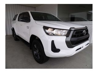 2023  Toyota Hilux SR Ute (White) Pre-Owned Car Thumbnail