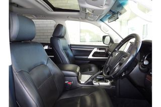 2017 Toyota Landcruiser VX SUV (Grey) Pre-Owned Car Thumbnail