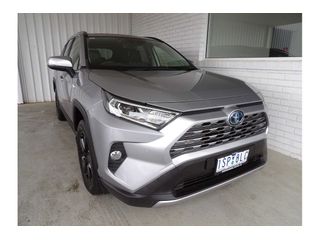 2020  Toyota RAV4 Cruiser SUV (Silver) Pre-Owned Car Thumbnail