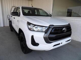 2021 Toyota Hilux 4x4 SR 2.8L T Diesel Automatic Double Cab C/C 2L71010 001 Dual C/Chassis (Glacier White) Pre-Owned Car Thumbnail