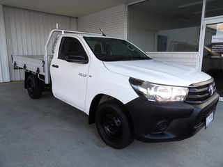 2015 TOYOTA HILUX WORKMATE Single C/Chassis (Glacier White) Pre-Owned Car Thumbnail