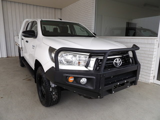 2018 TOYOTA HILUX SR (4x4) Dual C/Chassis (Glacier White) Pre-Owned Car Thumbnail