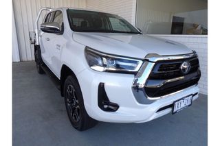 2023  Toyota Hilux SR5 Ute (White) Pre-Owned Car Thumbnail