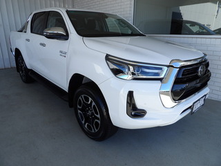 2023 Toyota Hilux SR5 Ute (White) Pre-Owned Car Thumbnail